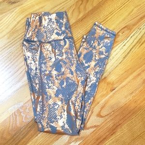 Womens Snake Print leggings L